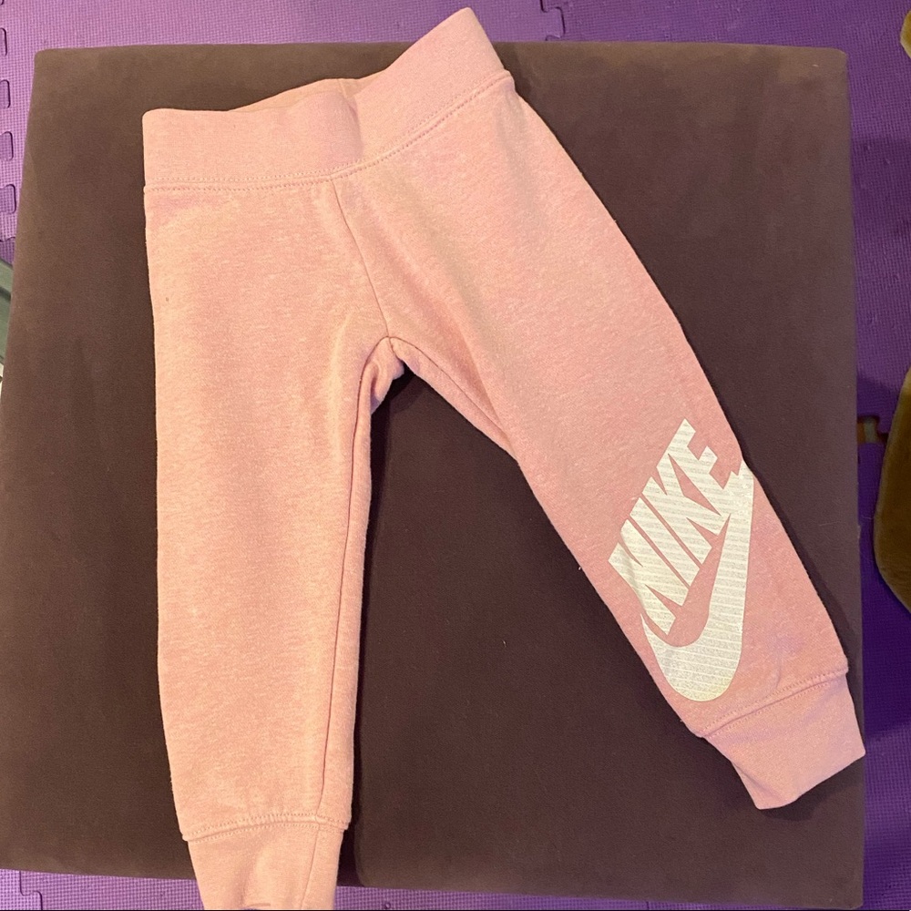 Nike jogging pants